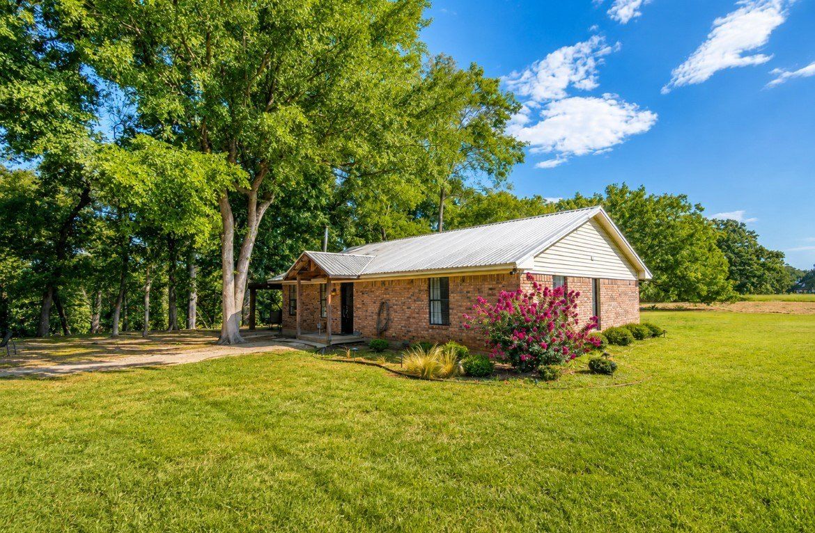 101 Rose Way. Aquilla, TX 76622