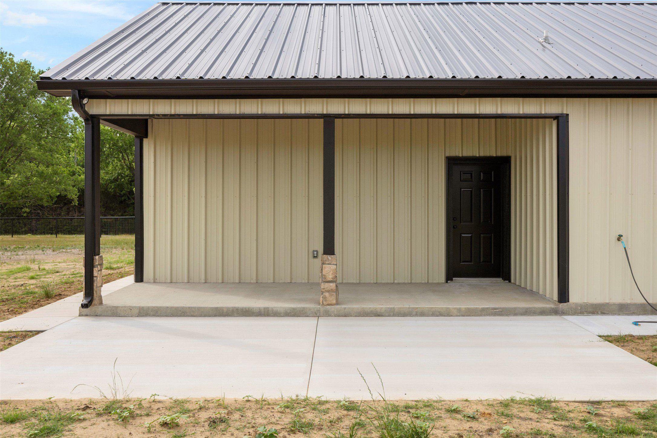 141 Brazier Road. Ennis, TX 75119
