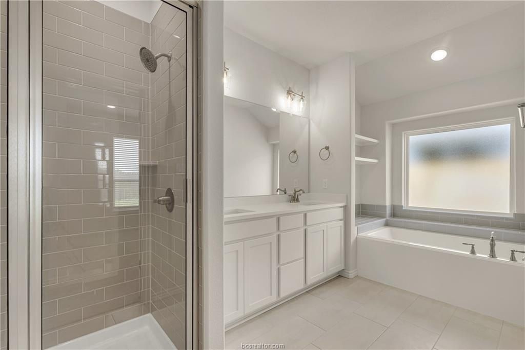 Birdie Court. Navasota, TX 77868