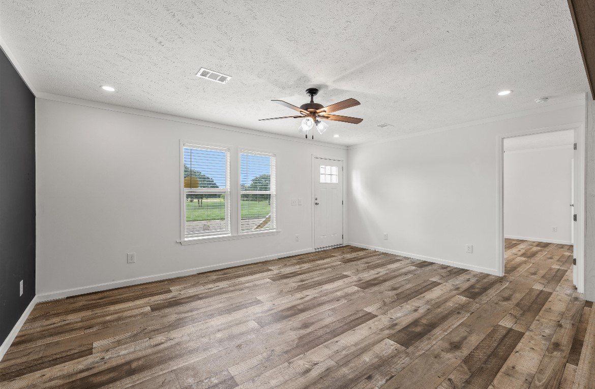 4405 Rocking K Drive. Bellmead, TX 76705