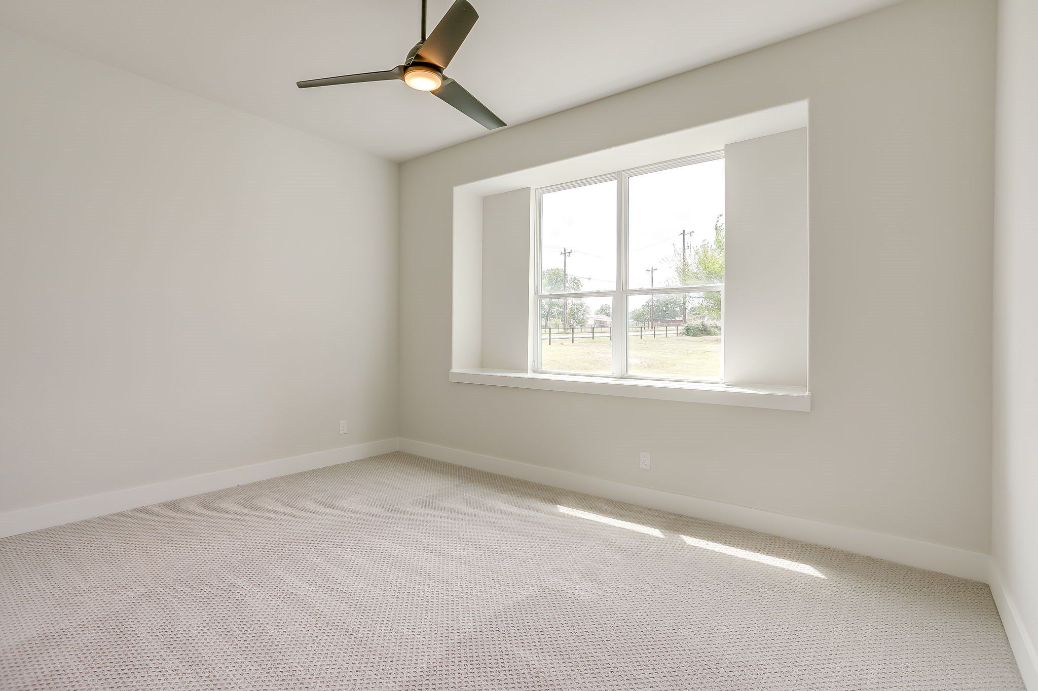 1001 Magnolia Court. Springtown, TX 76082