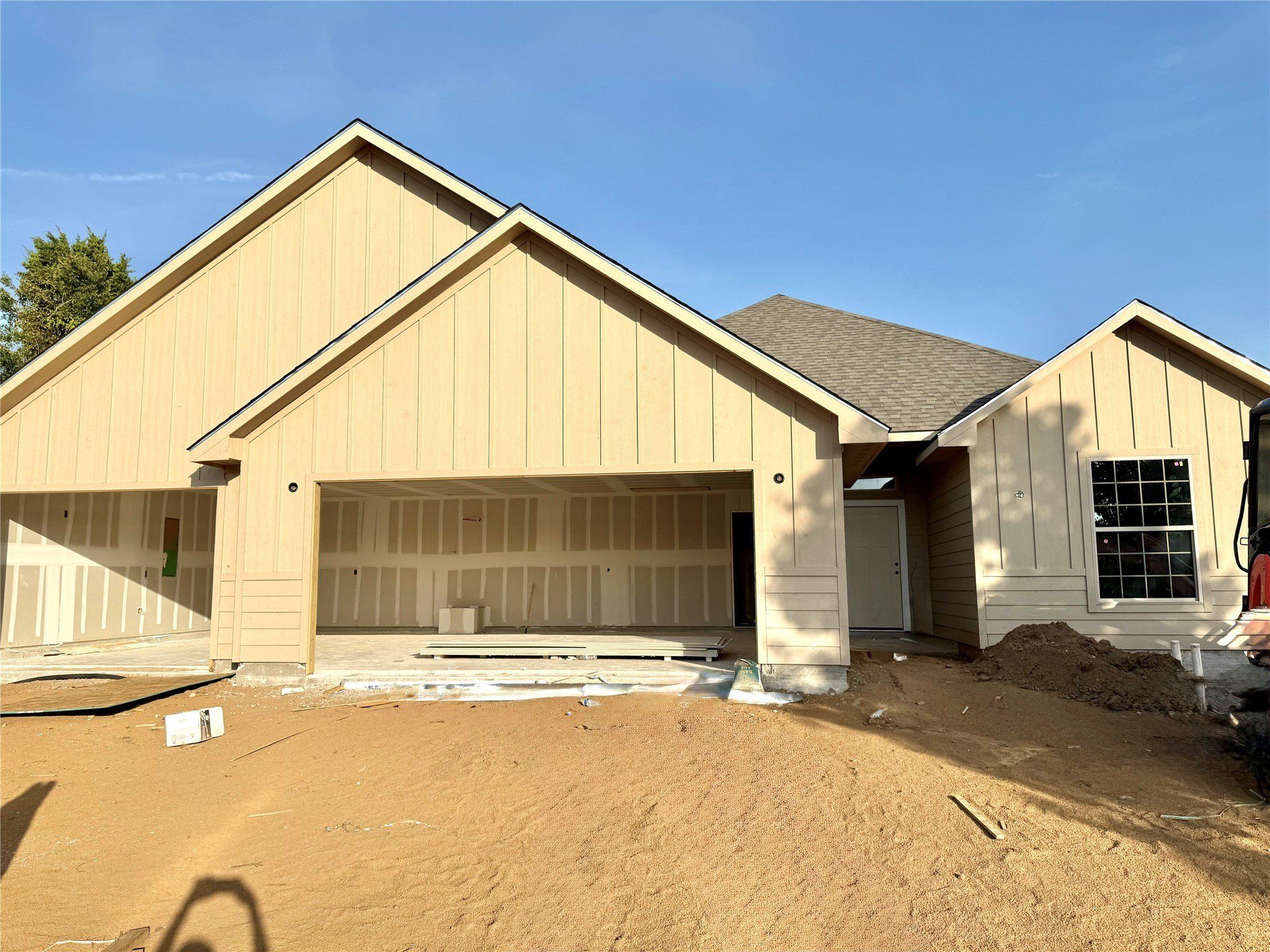 105 Shoshone Cove. Lake Kiowa, TX 76240