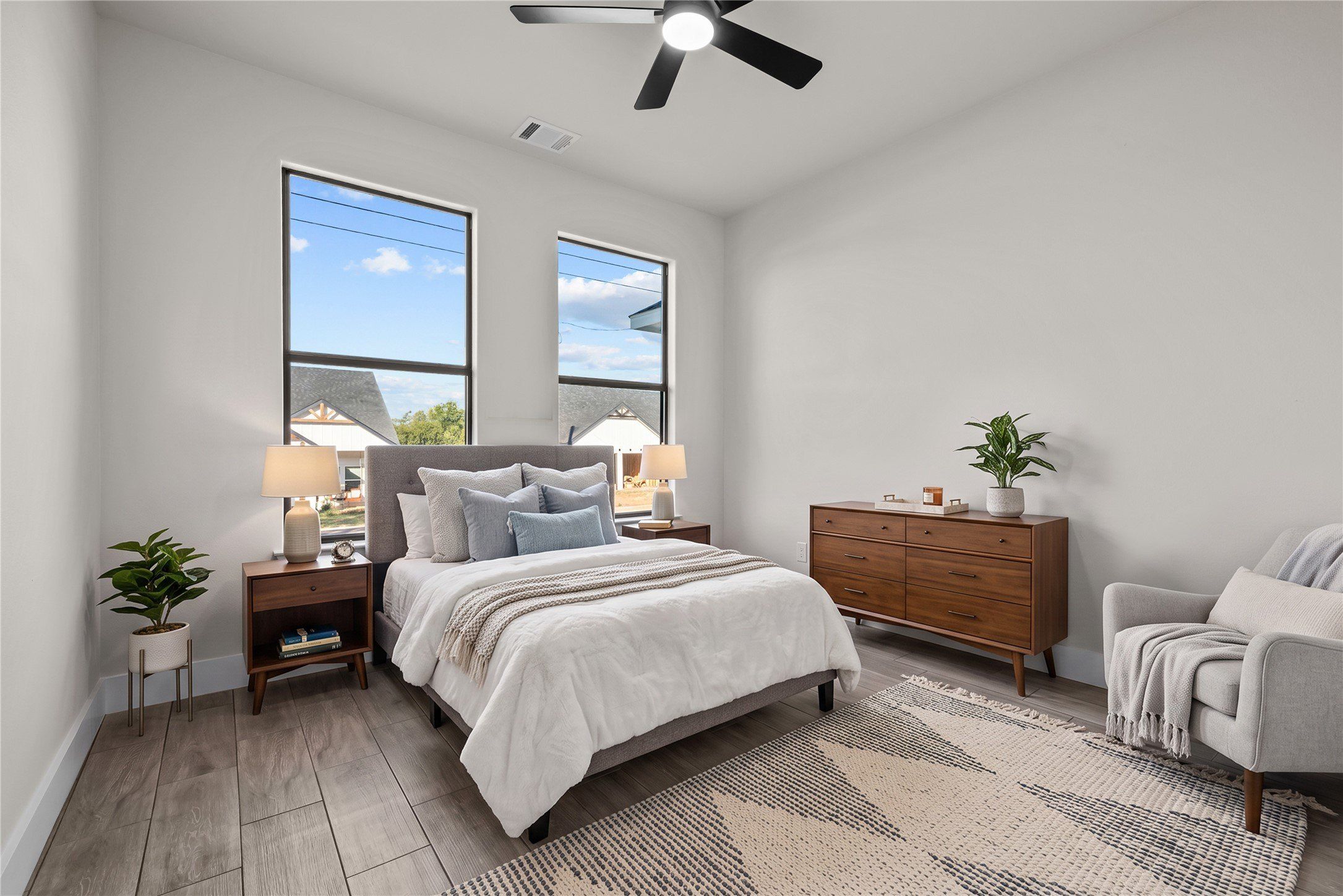 5815 Belaire Circle. Granbury, TX 76048