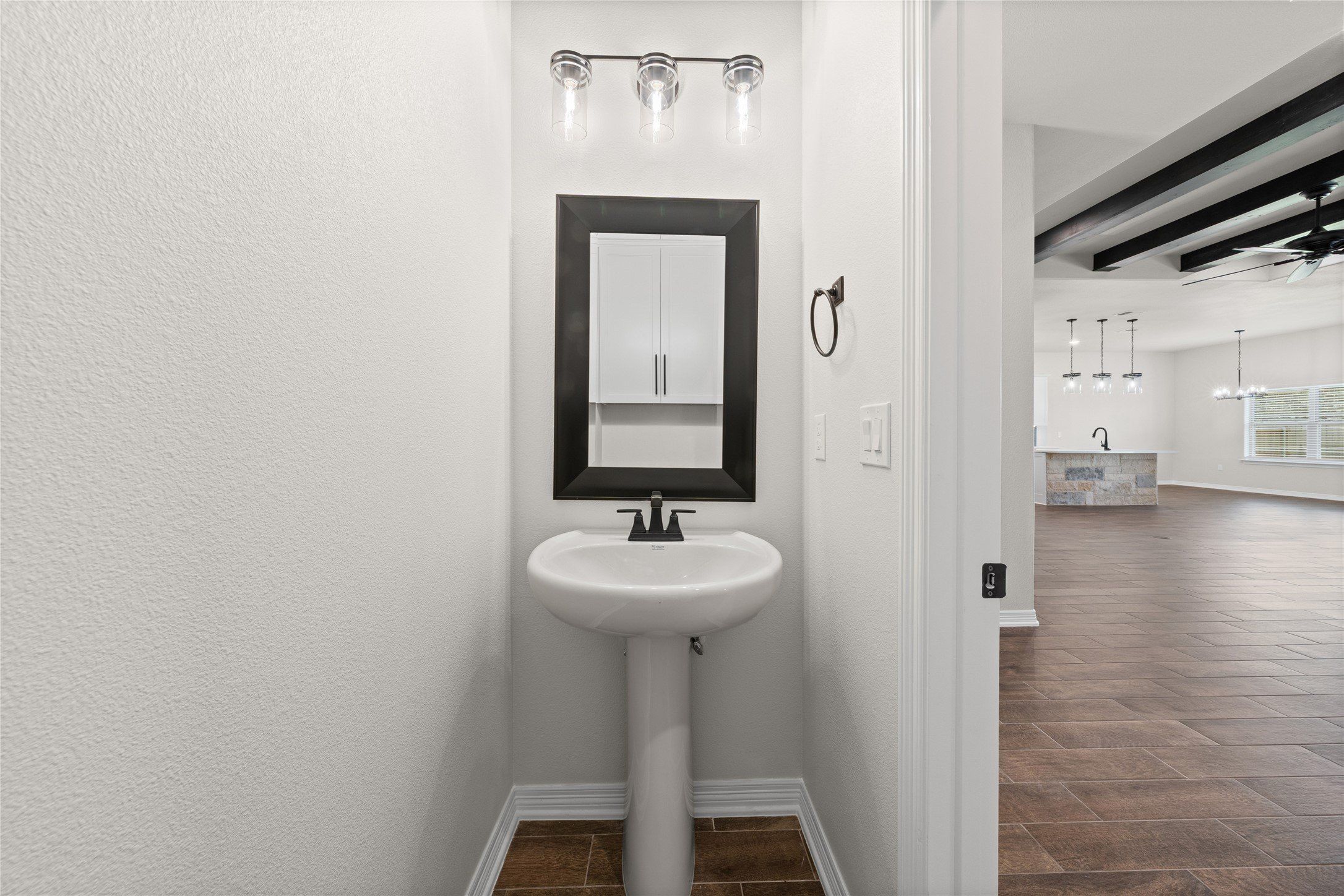 132 Lasso Loop. Lorena, TX 76655