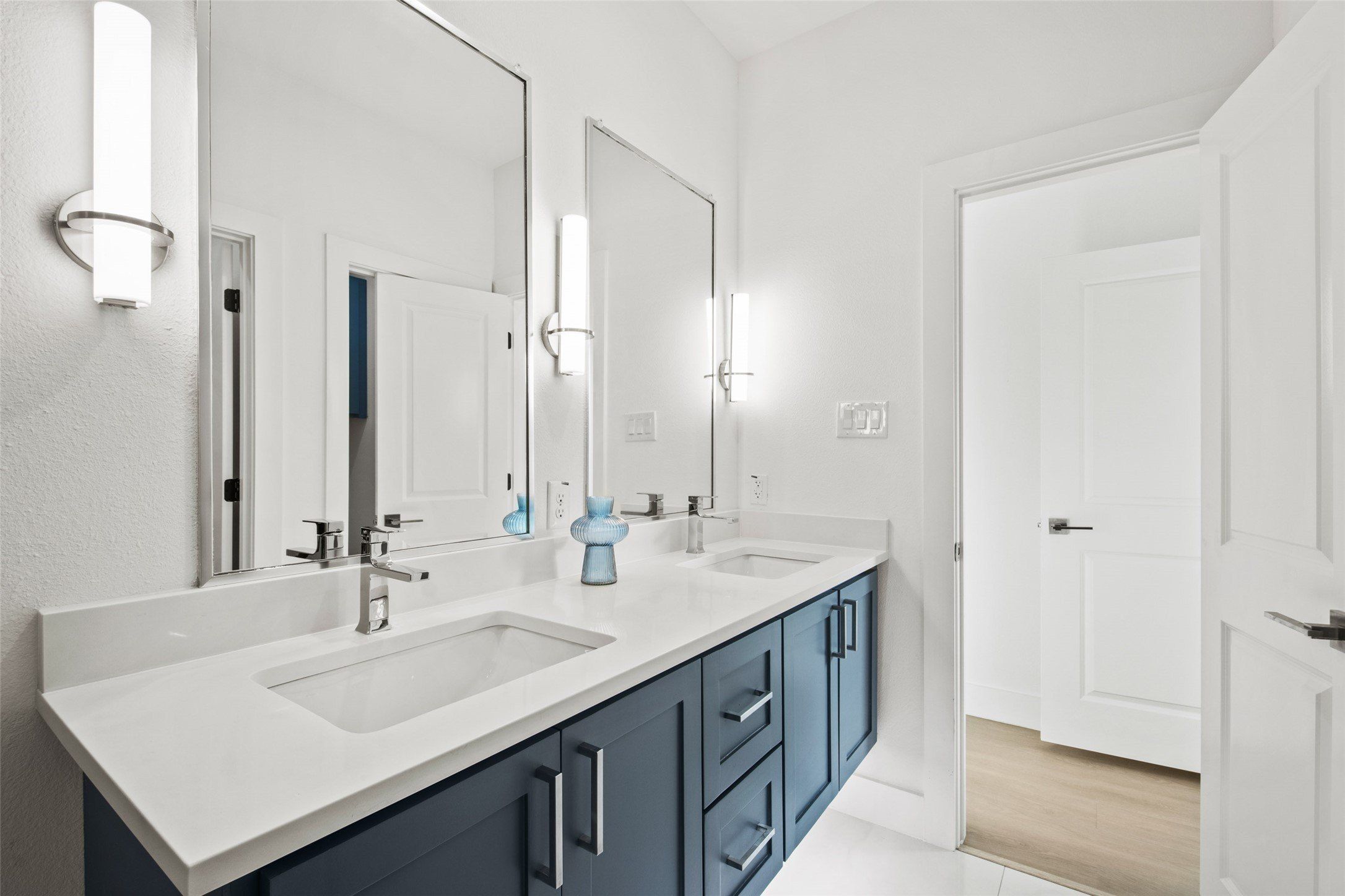 2503 Lawrence Street. Dallas, TX 75215
