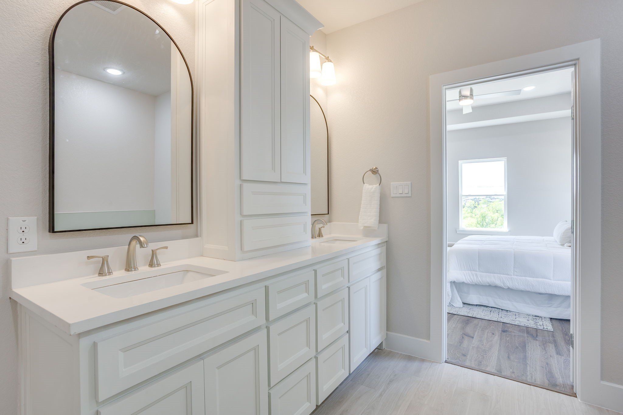 1024 Lake View Ridge. Fort Worth, TX 76108