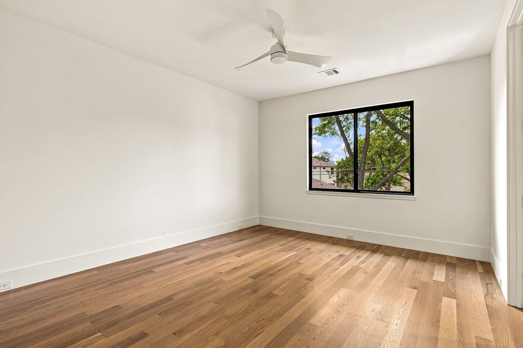 7407 Robin Road. Dallas, TX 75209