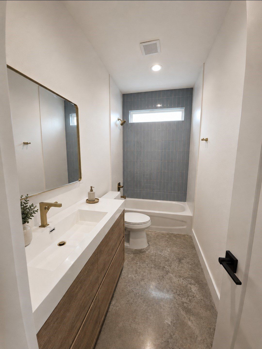 1911 Bickers Street. Dallas, TX 75212