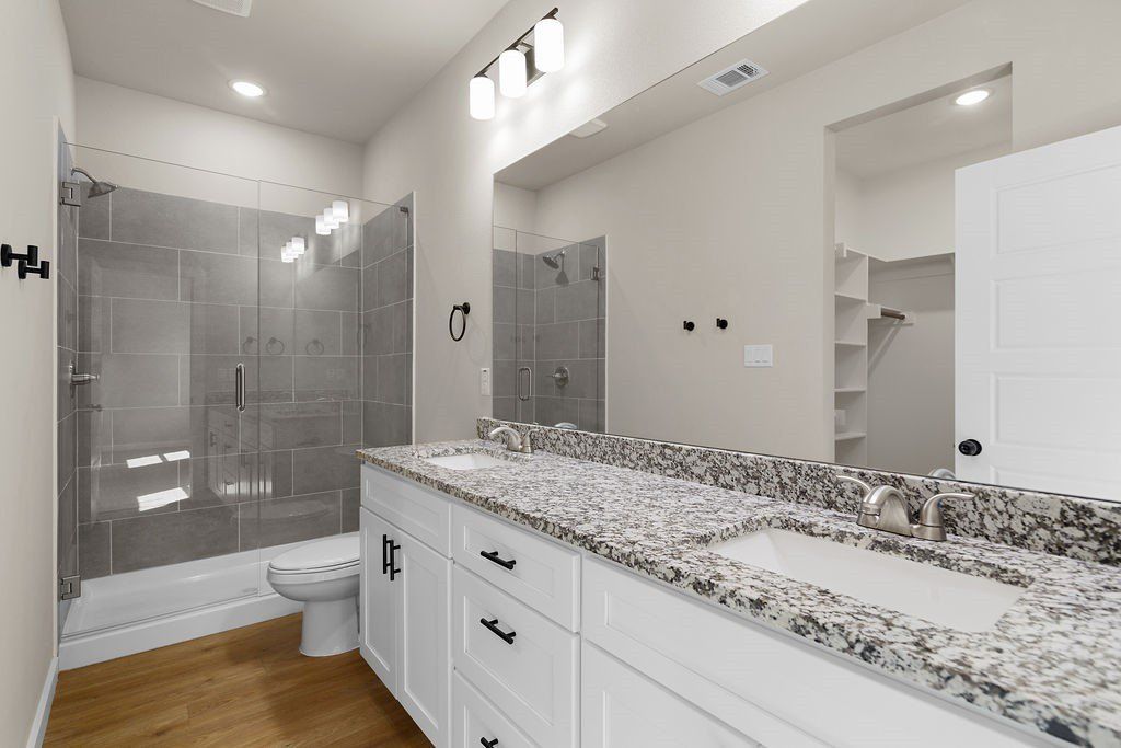 620 Alameda Road. Azle, TX 76020