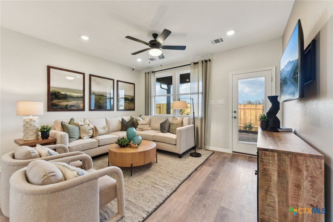 10932 Tallsalt Drive. Austin, TX 78754