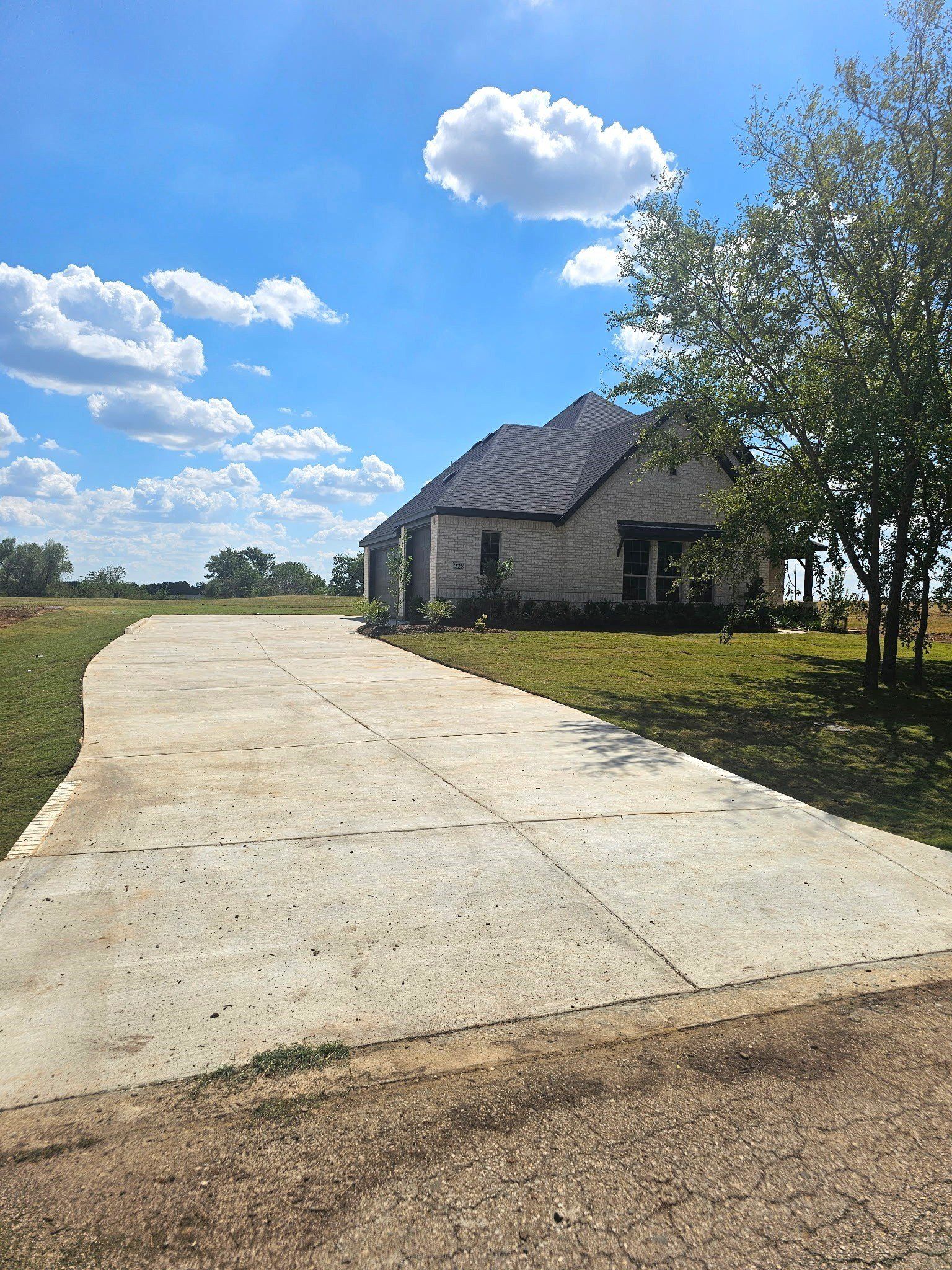228 Pronghorn Drive. Gordonville, TX 76245