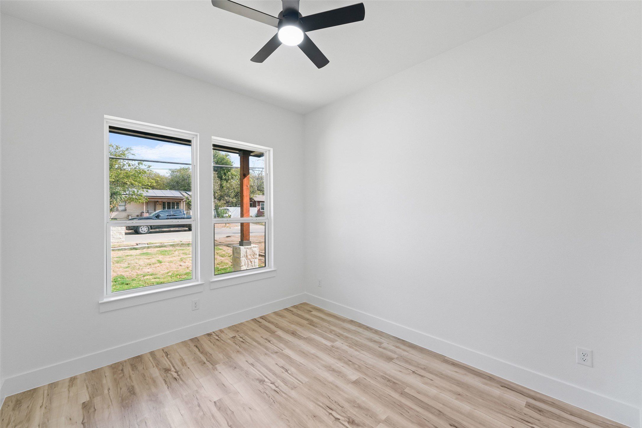 4918 Sunshine Drive. Fort Worth, TX 76105