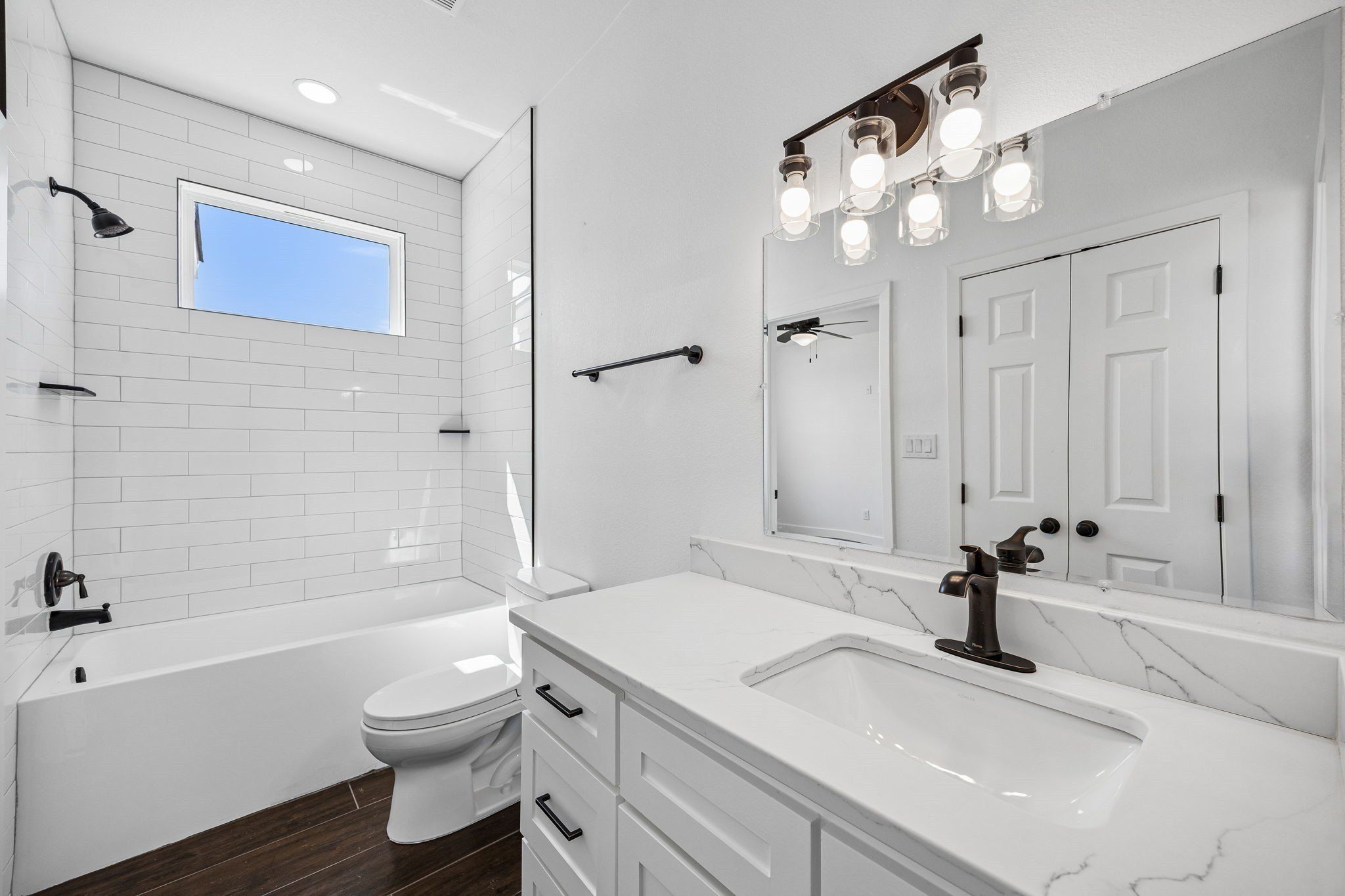 1224 Durham Lane. Cleburne, TX 76033