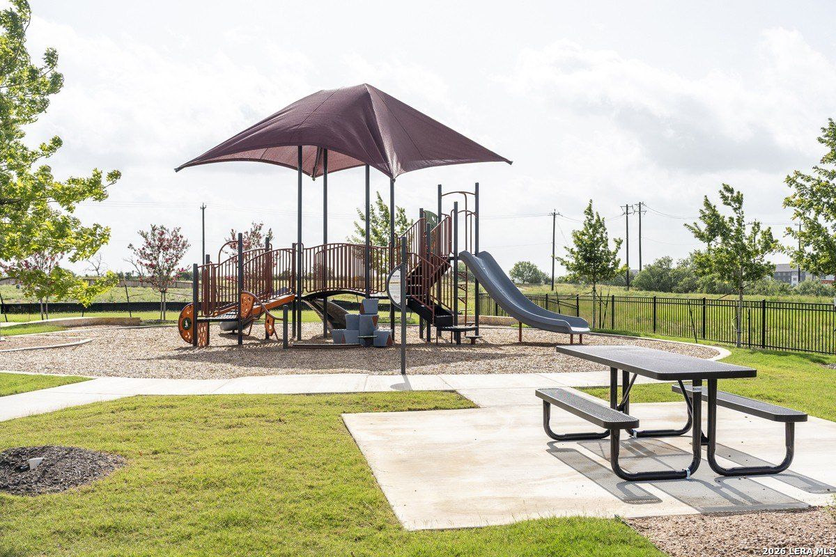 10014 Jagger Avenue. Converse, TX 78109