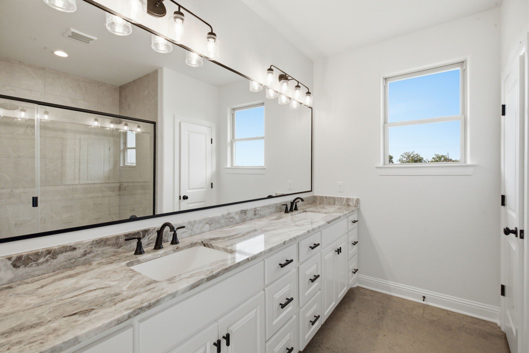 209 Waterford. Weatherford, TX 76086