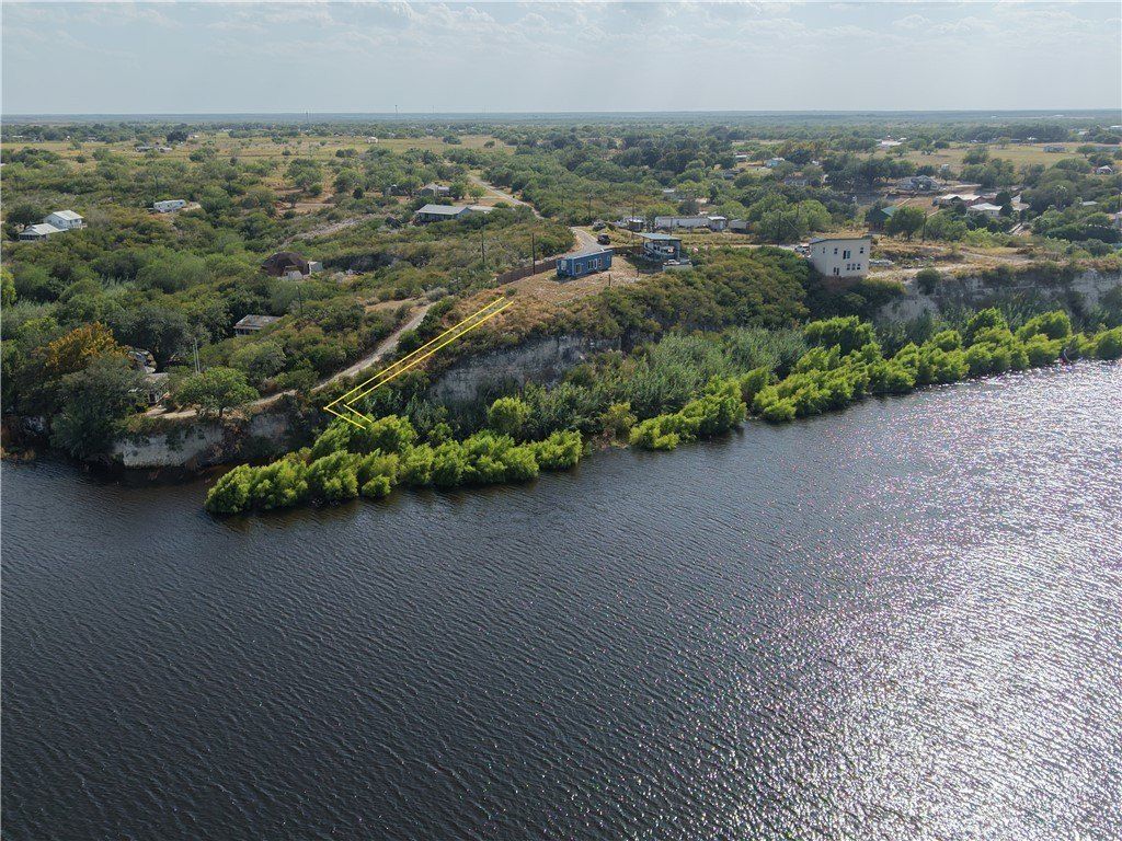 111 Vista 11. Sandia, TX 78383
