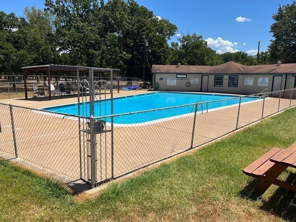 7137 Cayuga Dr. Mabank, TX 75156