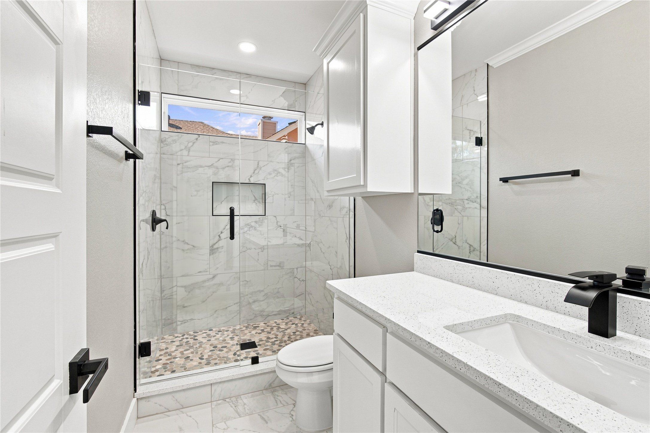 1606 Avenue. Grand Prairie, TX 75051