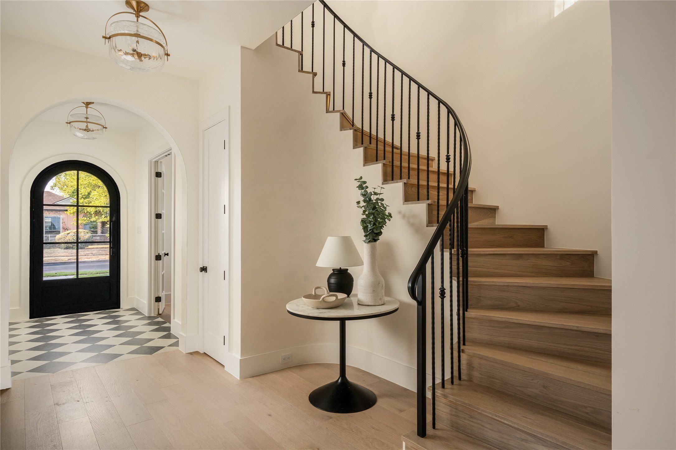 4722 Cowan Avenue. Dallas, TX 75209