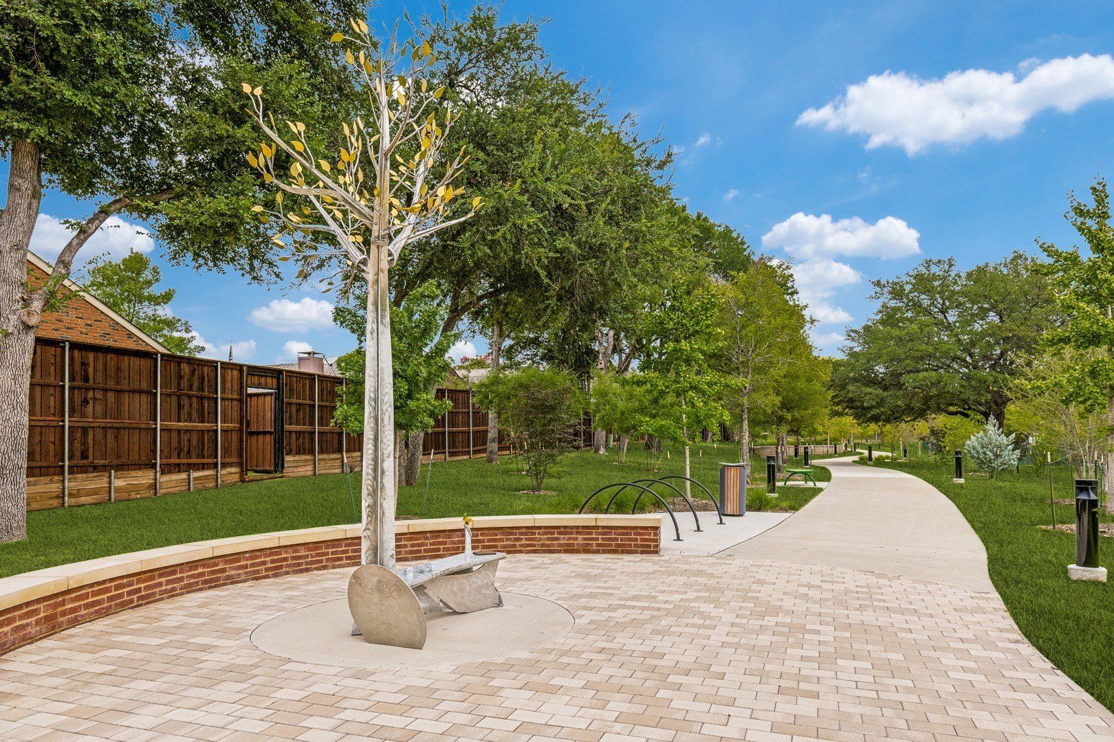 14695 Lacebark Circle. Addison, TX 75001