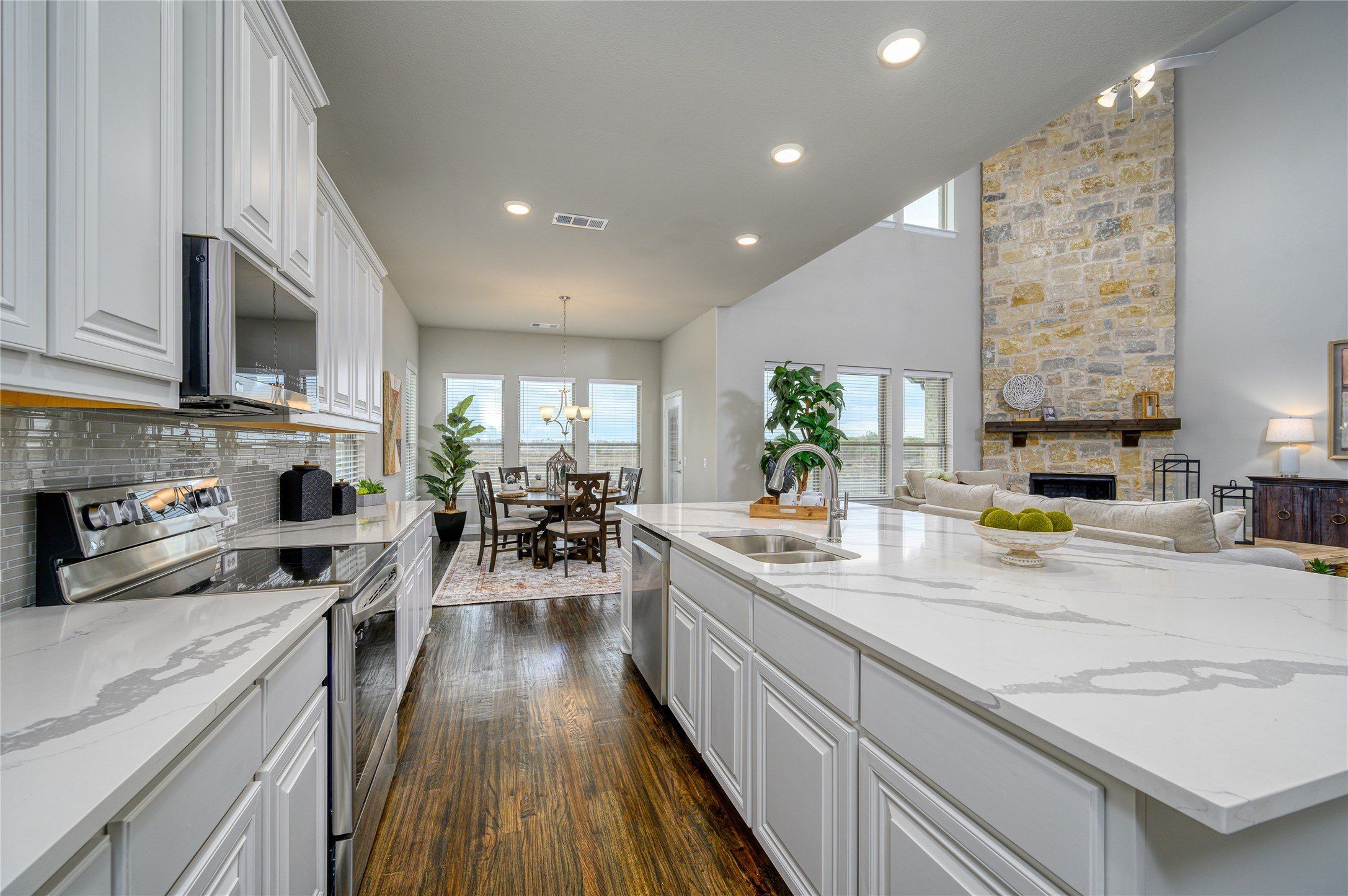 1434 Pecos Street. Van Alstyne, TX 75495