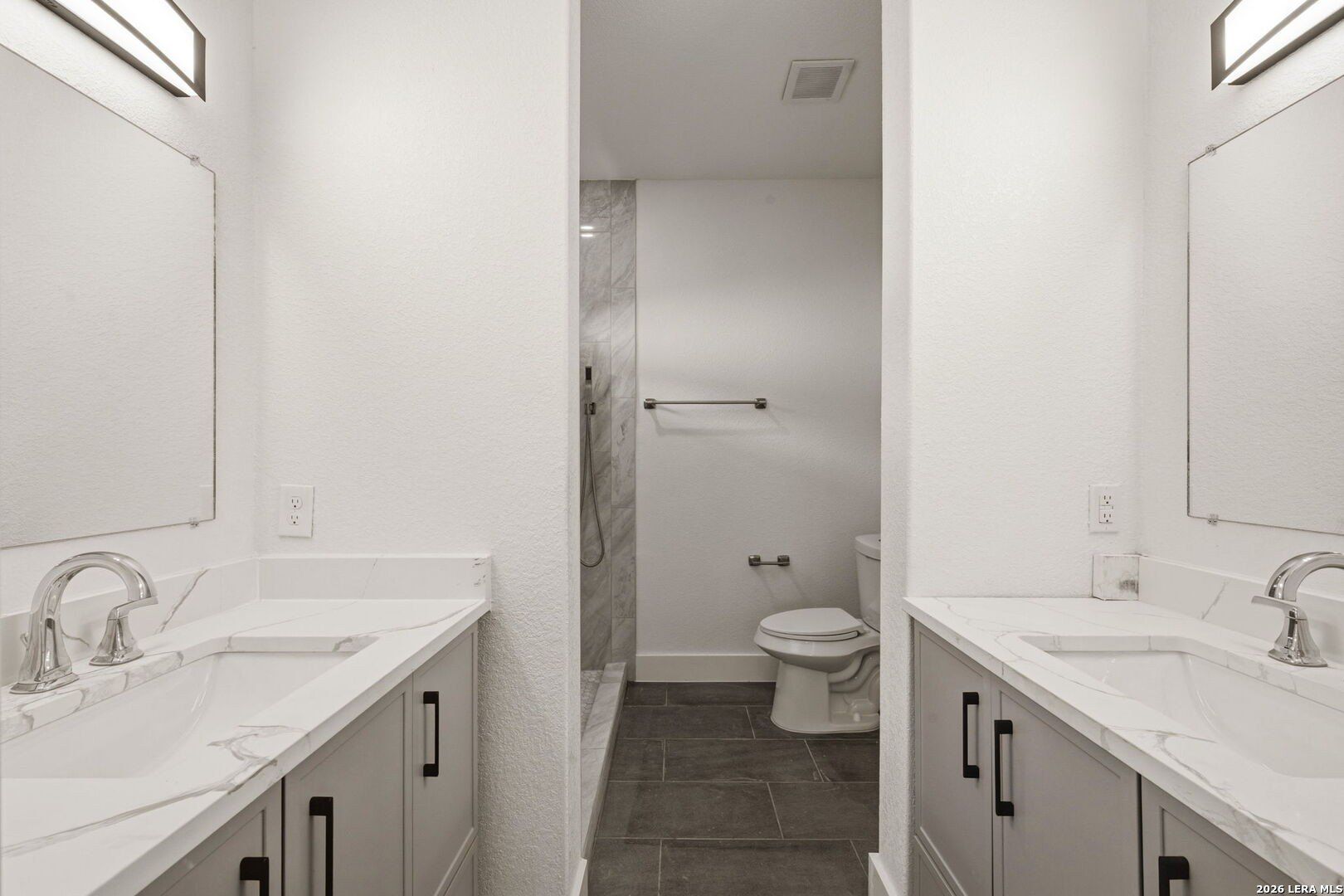 1346 Crystal. San Antonio, TX 78211