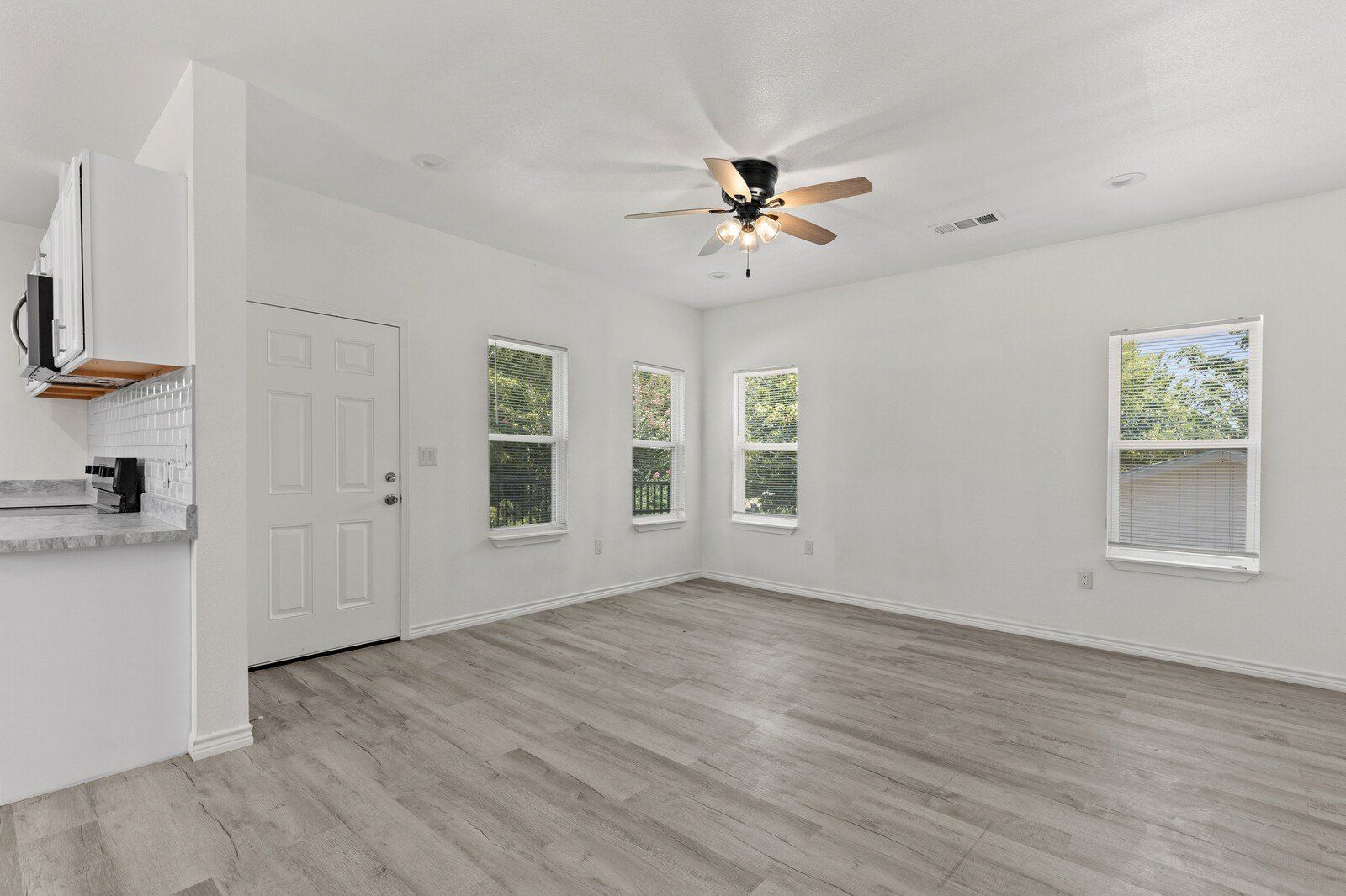 1215 Kellum Street. Waco, TX 76704