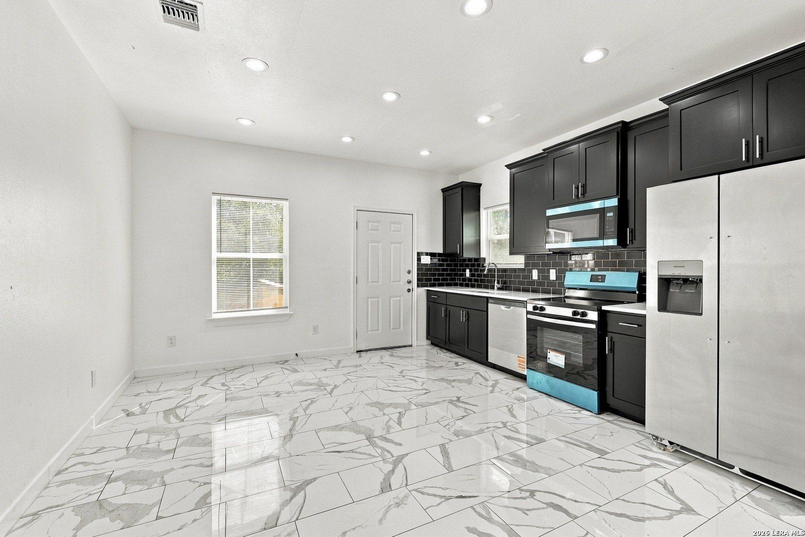 818 S Mel Waiters. San Antonio, TX 78203