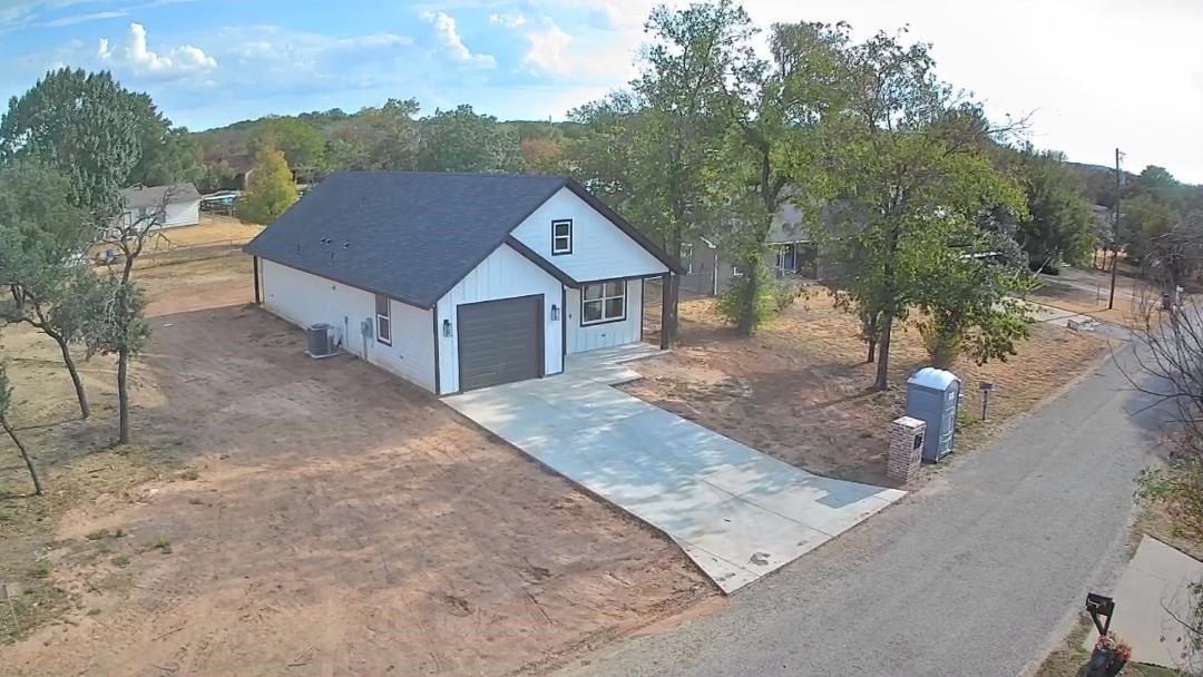 313 Timberline Drive. Granbury, TX 76048