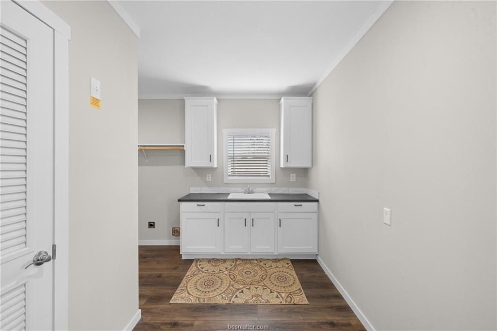 6757 Atakapan Trail. Bedias, TX 77831