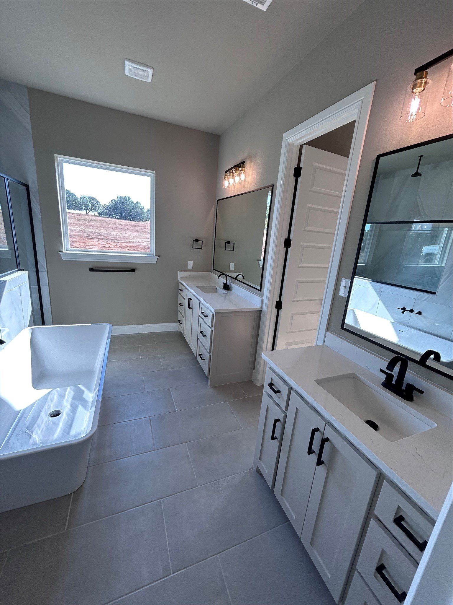 1042 Vh Ranch Road. Poolville, TX 76487
