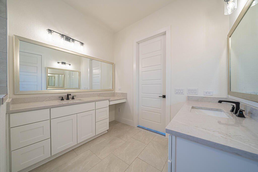 2044 Toscano Way. Kerrville, TX 78028