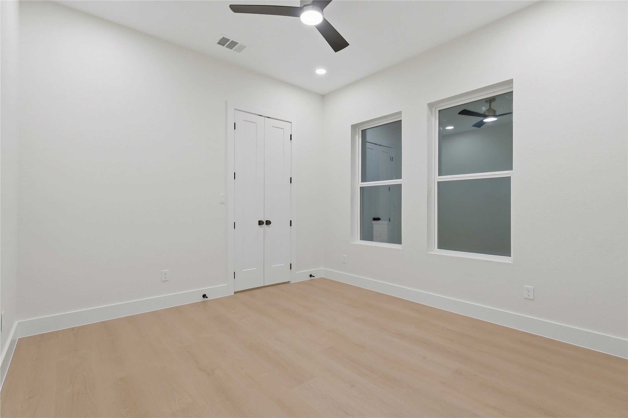 1011 Meadow Wood Terrace. Azle, TX 76020