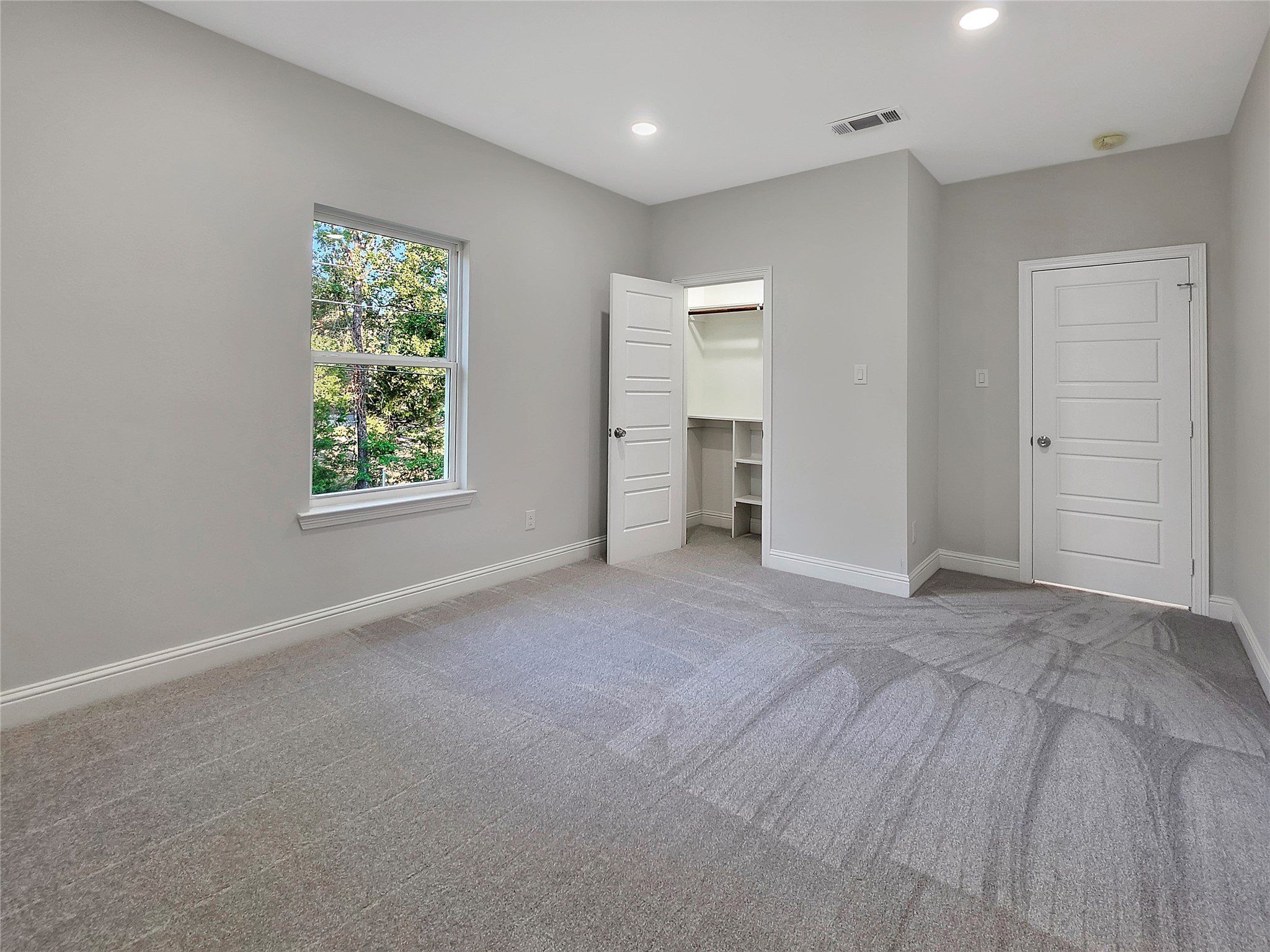 6108 Chickasaw Drive. Mabank, TX 75156