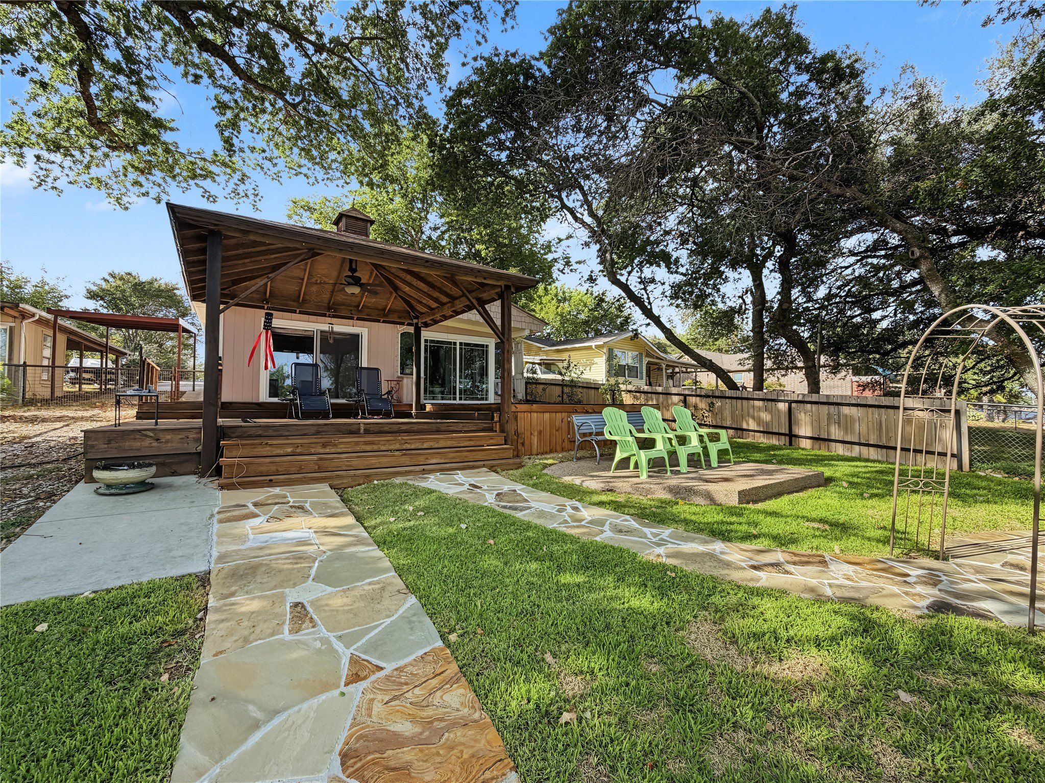 124 Marina View Court. Weatherford, TX 76087
