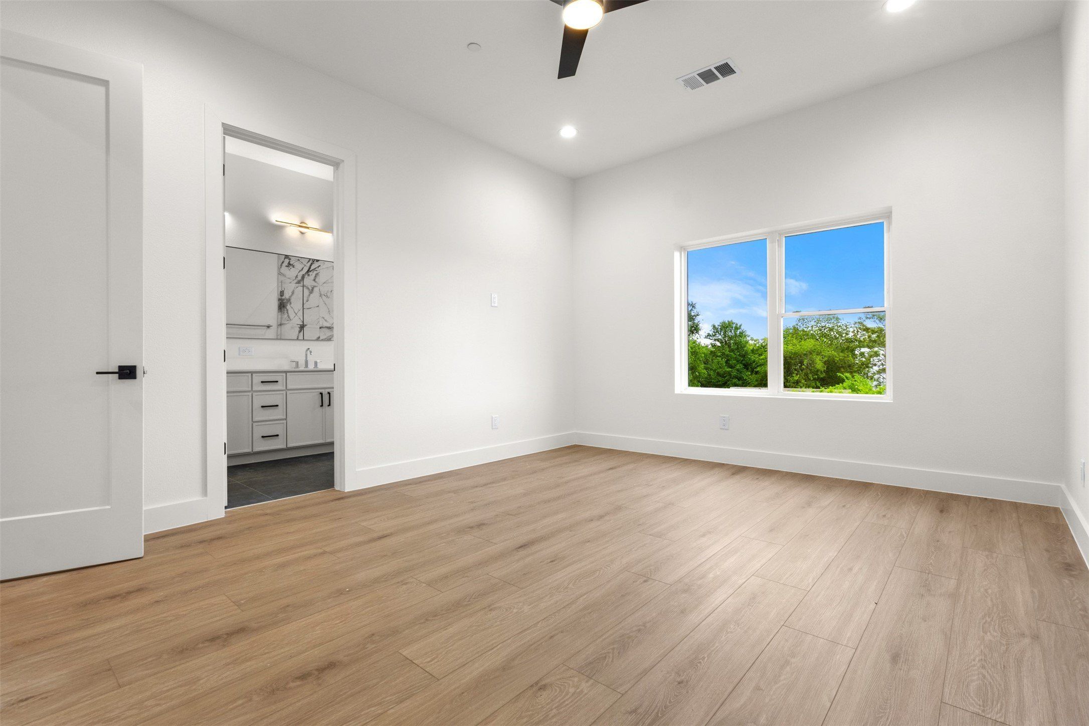 2203 Hondo Avenue. Dallas, TX 75219