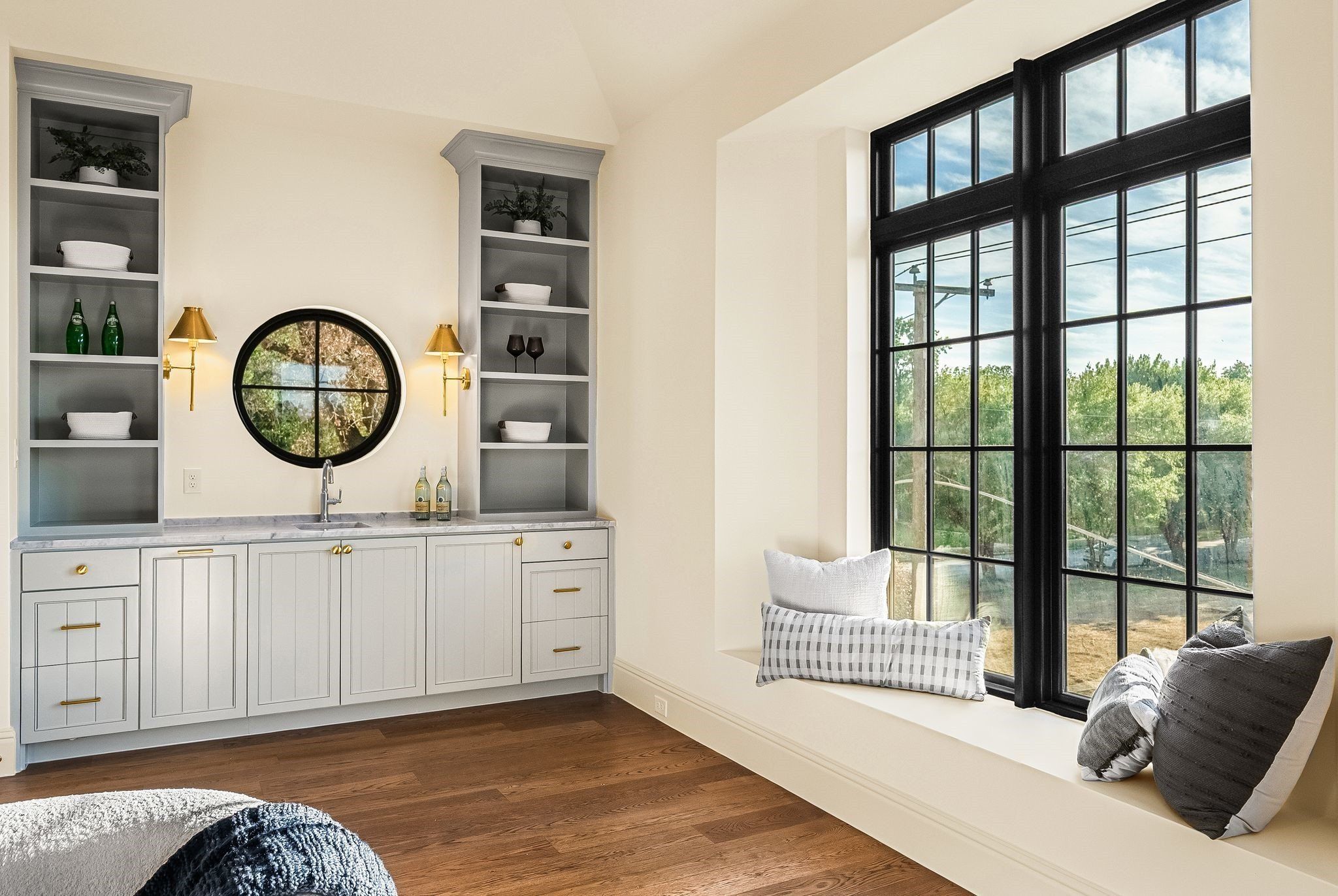 6847 Lakeshore Drive. Dallas, TX 75214