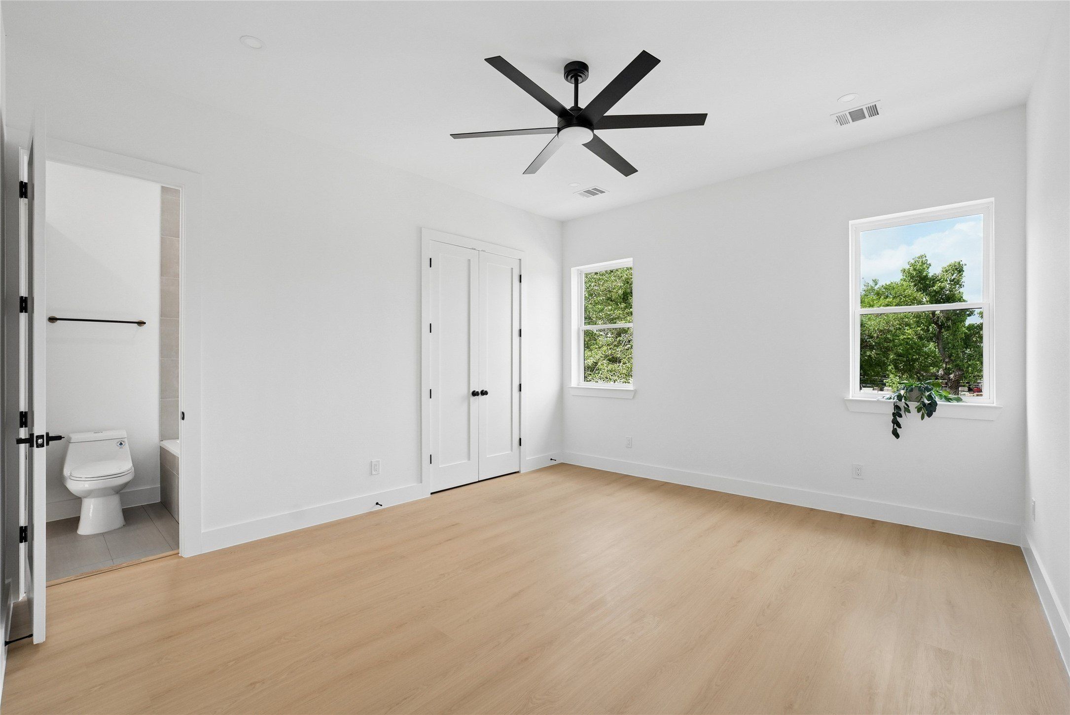 1827 Pollard Street. Dallas, TX 75208