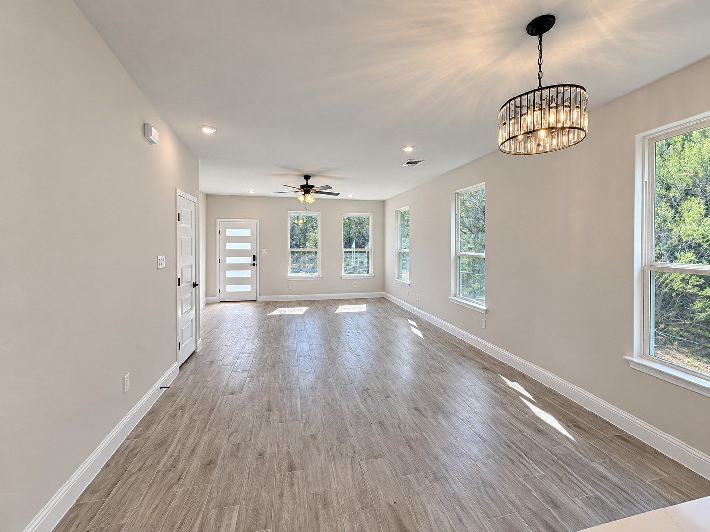 5907 Black Pine Circle. Granbury, TX 76048