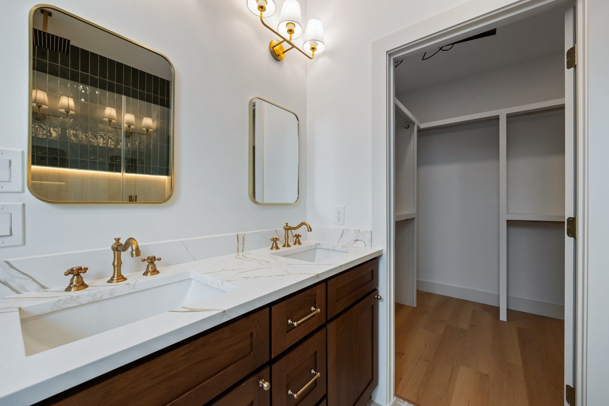 1643 Faye Street. Dallas, TX 75215