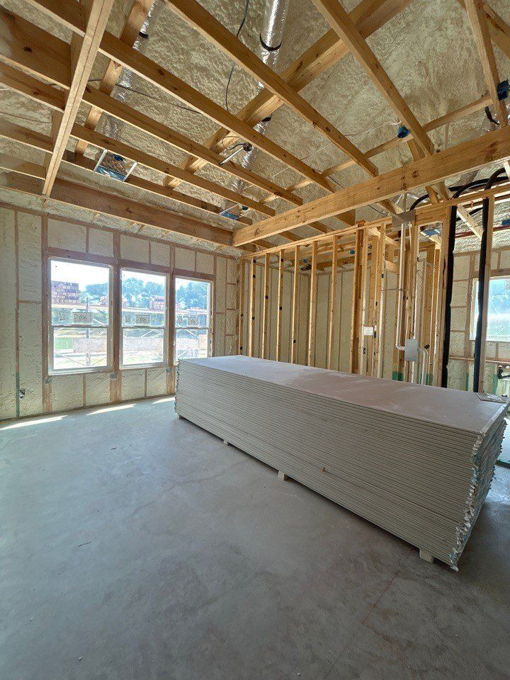 900 Carswell Court. Van Alstyne, TX 75495
