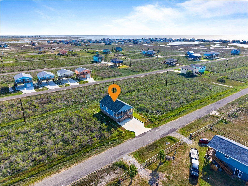 324 W Live Oak Lane. Rockport, TX 78382