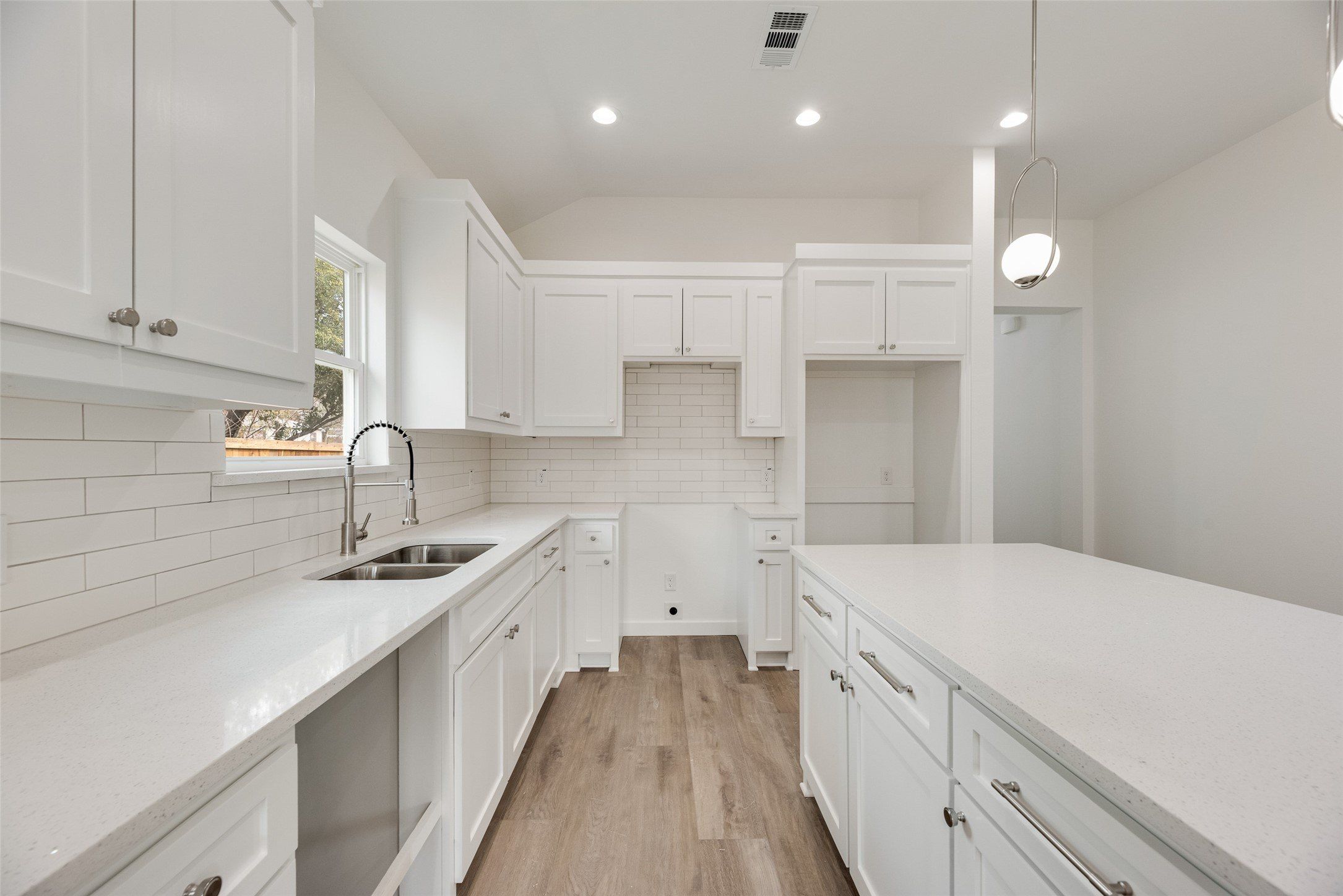 2511 Lea Crest Drive. Dallas, TX 75216