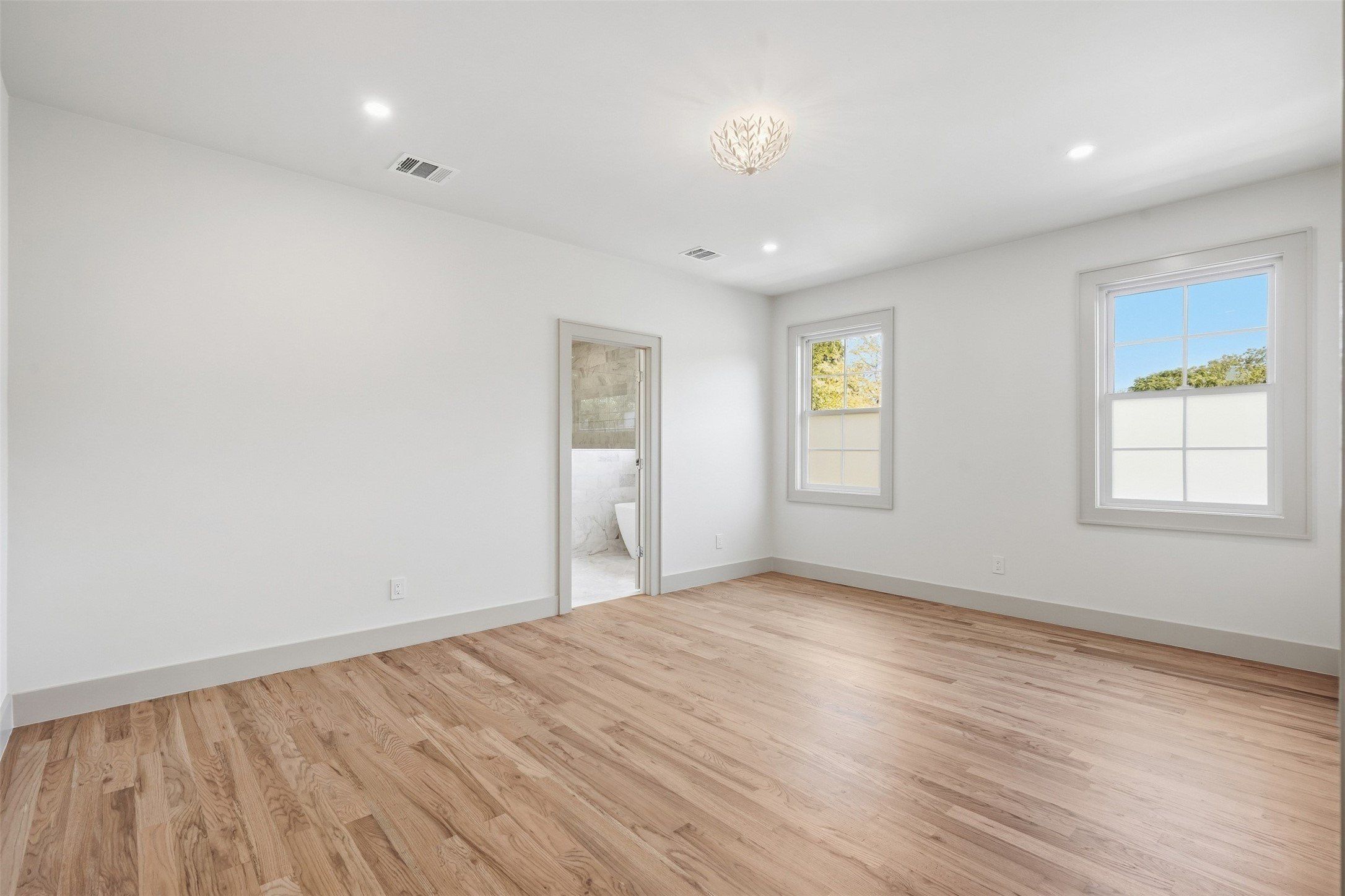 2212 Carleton Avenue. Fort Worth, TX 76107