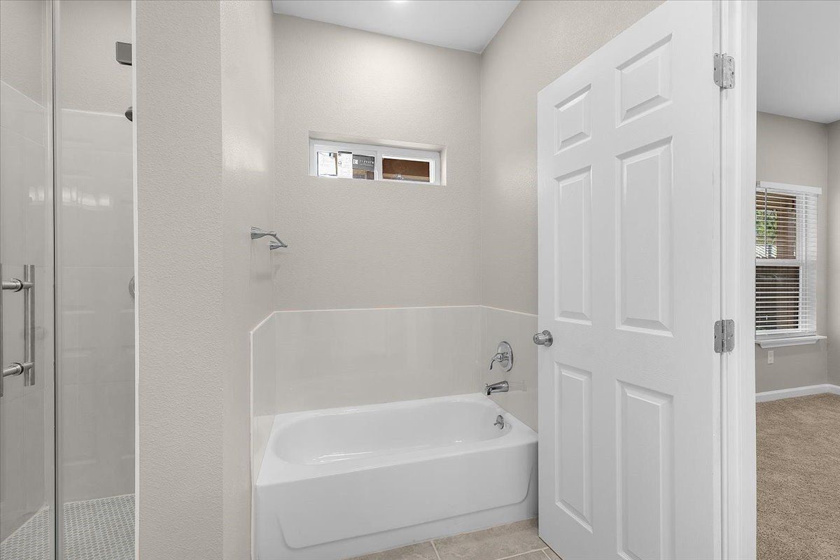 804 N Chandler Drive. Fort Worth, TX 76111