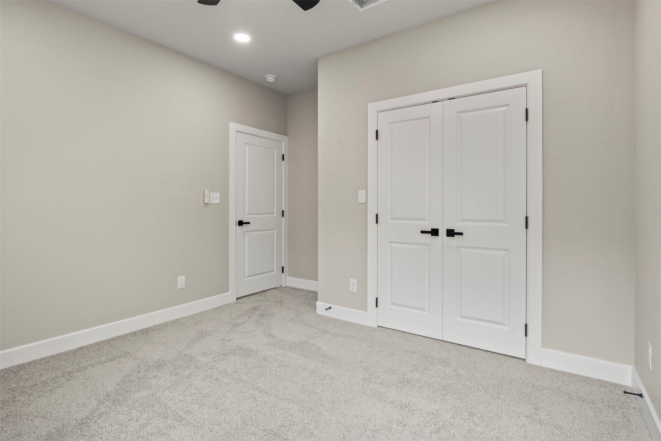736 Old London Lane. Mesquite, TX 75149