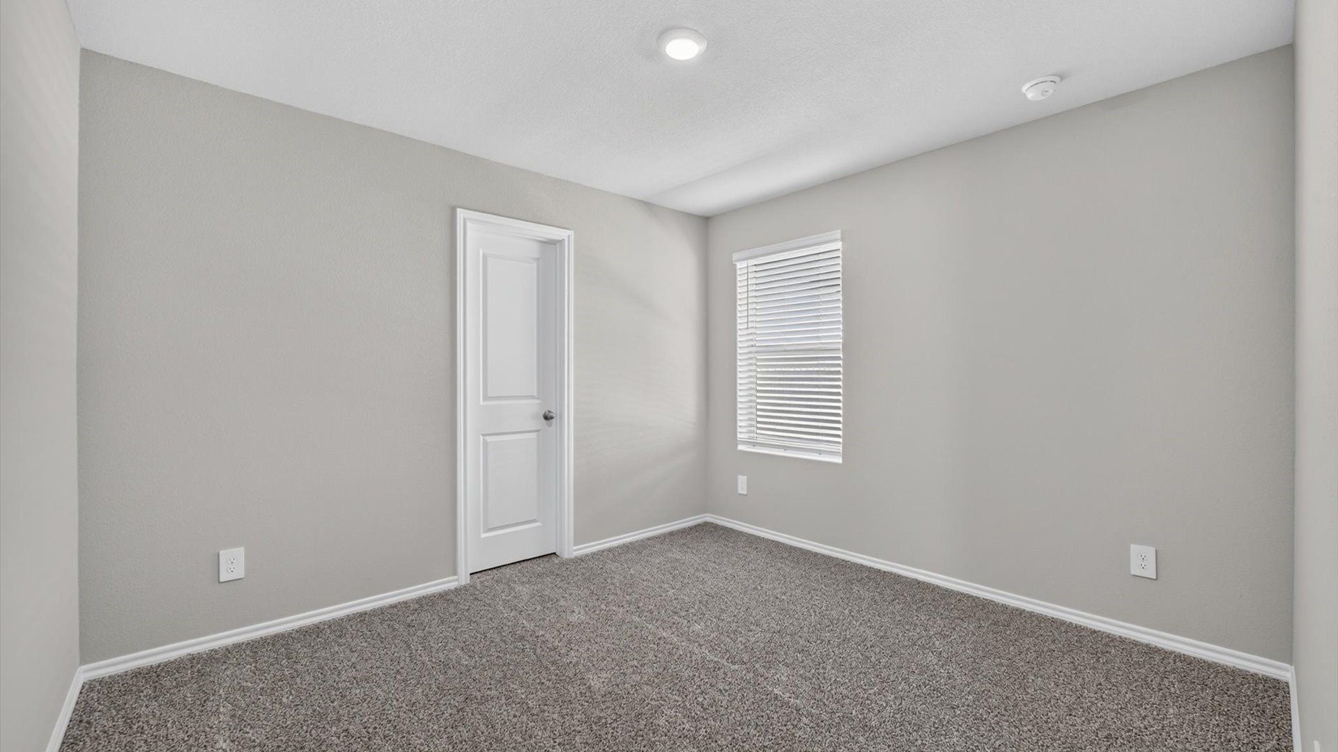 130 Davis Lane. Newark, TX 76071