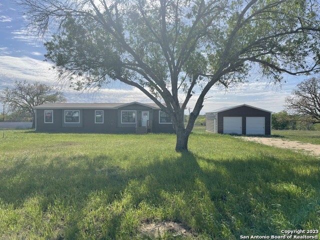 41 Private Road 3492. Gonzales, TX 78629