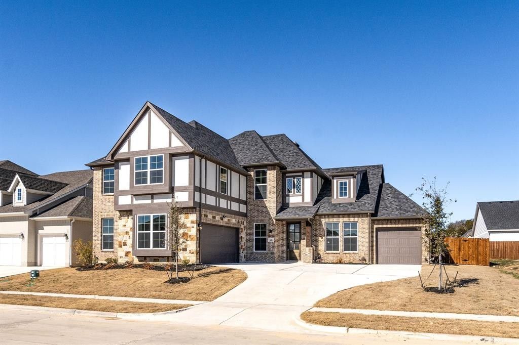 308 W Paddock. Willow Park, TX 76087