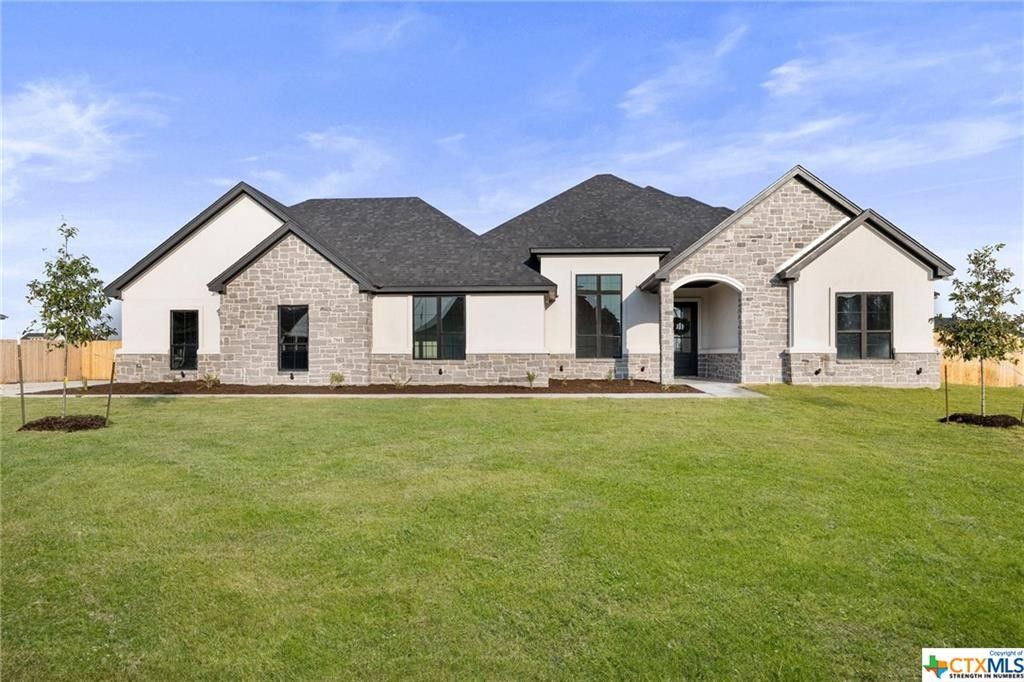 7945 Rock Crest Drive. Temple, TX 76502